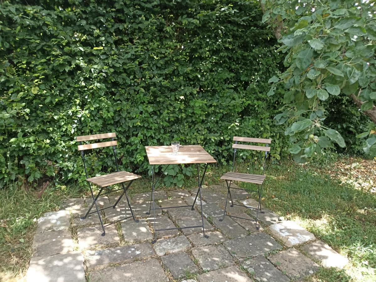 L'Echappee Au Jardin, Yourte Bucolique Godinne Экстерьер фото